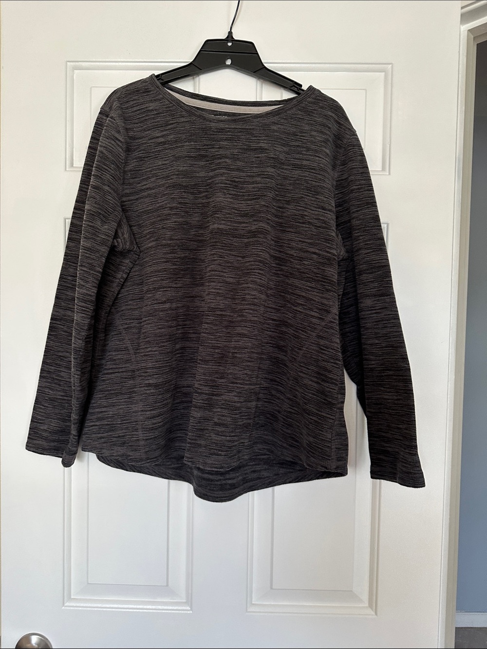 tek gear Charcoal Gray woman’s  Long Sleeve Top xl